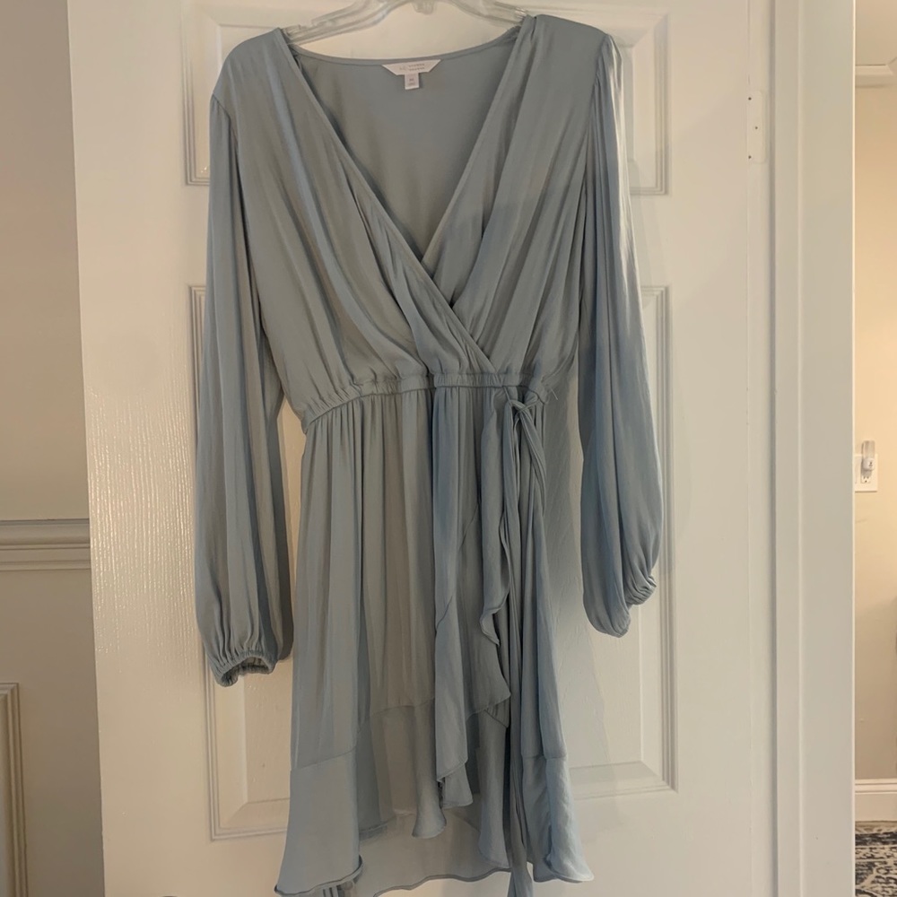 Dress w ties
